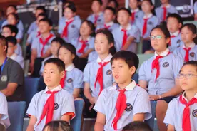 因热爱而努力，因坚持而发光 成都市中小学生“成长讲座”第二场开讲图片