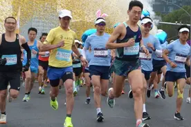 今日7时，鸣枪开跑！奔跑吧，静安！图片