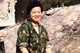 16岁参军24岁偷上前线，40岁独闯非洲，这个女人太传奇图片