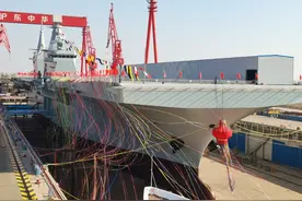 中国首艘076型顺利下水，搭配电磁弹射，近防火力密度世界领先！图片