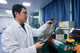 新天工开物丨“功勋钻头”破岩探井，“铁齿铜牙”穿越万米不崩不掉图片