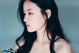 （完）恋爱3年，他转身抛弃我和白月光结婚，我笑着当他们的伴娘图片