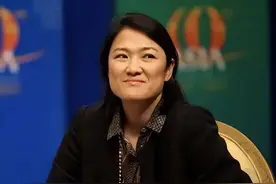 每年从中国捞走16亿，入美籍后给美国捐款6亿，张欣现在如何了图片