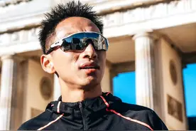 2:08:32！贾俄仁加与两草根跑者同创pb，柏林马拉松冠军2:03:17图片
