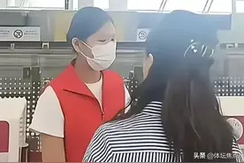 乱象何时休 网红酒后机场耍酒疯 强迫女志愿者摘口罩并动手 已被拘图片