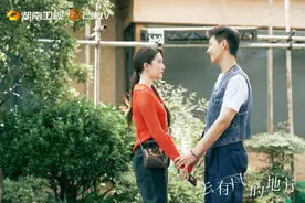 刘亦菲发文帮李现宣传新剧《人生若如初见》，两人隔空互动太甜了！网友：梦回那年许红豆谢之遥图片