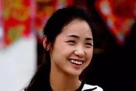 无臂女孩杨佩：9岁没了双臂，自己创业当老板，如今身家千万图片