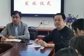 饮水思源，不忘桑梓——华容县第三中学校友黎爽资助优秀困难师弟师妹图片