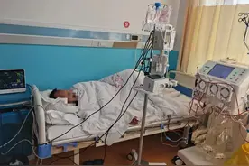 尿毒症是拖出来的？医生提醒：小便遇到这些情况，赶紧去做肾检查图片