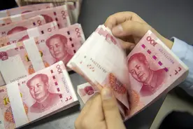女子打造“有钱有爱心”人设诈骗15名粉丝314万获刑 律师：以非法占有的目的借款，就是诈骗！图片