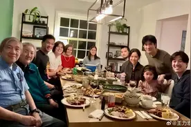 王力宏晒全家福，82岁父亲王大中老了很多！网友：一家人整整齐齐好幸福图片