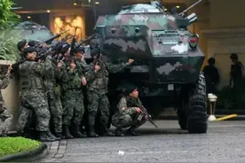 被抓第6天，菲律宾彻底乱套了，30万人聚集，南部军区出兵马尼拉图片