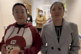 越南丈母娘到中国陪产，被中国发展连连惊叹，一个月学会中文砍价图片