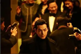 米兰这一天，41岁胡歌撞上53岁胡兵，男神与男模的差距一目了然图片