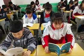 11岁男孩被老师打掉2颗牙，校长回应：老师已道歉,但是家长要10万图片
