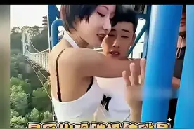 新鲜！景区现美女蹦极陪跳员，长相身材出众，男网友纷纷去蹦极图片