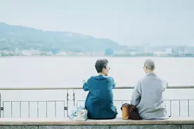 过年才明白，穷人送礼和富人送礼，区别很大图片