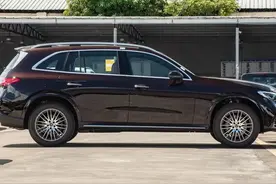 奔驰GLC和雷克萨斯R X到底该怎么选？图片