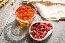 枸杞不仅能增精，干吃还能降血糖？若想血糖稳定，“3素”趁早忌图片