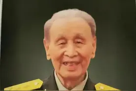 他55岁担任38军军长，授中将军衔，官至武警部队司令员活到96岁图片