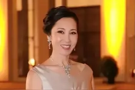 敢豪掷2000亿救万达，后拿1亿拯救思聪，原来万达的最强后盾是她图片