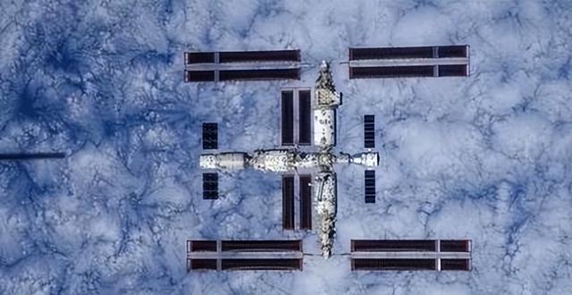 中国向全世界披露：美国 4400 颗卫星，“包围” 中国空间站，要干嘛