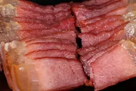 晒干的腊肉，别傻傻的直接放冰箱！教您1妙招，放半年不变味，还更香图片