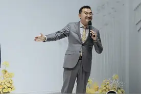 我80后，曾一年主持402场婚礼，如今出场费5000多，生活逆转了图片