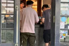 王思聪晒千万布加迪跑车，疑正式定居日本，关注了多位日本女网红图片