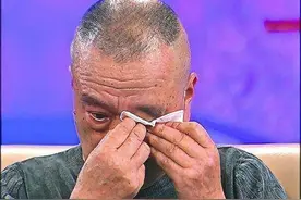 50岁“刘罗锅”晚年遭投资商封杀，如今的他，证实李雪健说得没错图片