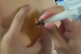 医学生练习打屁股针，看到这操作病都好一半儿了！图片