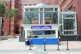 生椰拿铁，在新加坡“塌房”了图片