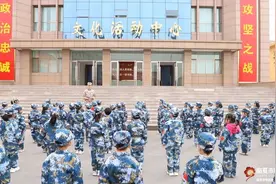 萌娃进军营 国防润童心——临夏市第二幼儿园开展走进军营，体验别样“成长之旅”活动图片