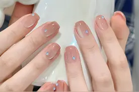 耐看冰透裸色美甲分享图片