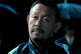 61岁导演姜文:26年只拍了6部电影，却能影史留名，他凭什么这么牛图片
