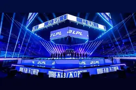 网友热议LPL17支战队新赛季阵容！称没一个能跟T1战队打的！图片