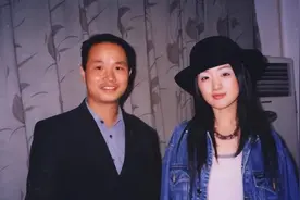 曝杨钰莹前任赖文峰近况！娶小23岁娇妻，素颜近照胜过杨钰莹图片