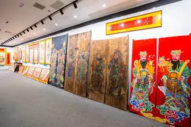 3个月卖了3000万元，这家公司开13个直播间热卖非遗年画图片