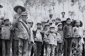 1948年董存瑞英勇牺牲，妻子执意为他守孝三年，改嫁后结果怎样图片