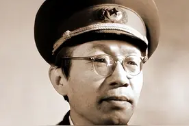 黄克诚为何位列第三大将？威望崇高来自多次力挽狂澜！图片
