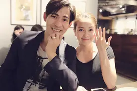 周渝民暑假陪妻女出游，罕见与7岁女儿合影，老婆清秀甜美气质佳图片