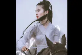 笑麻了！刘亦菲美貌争议再起：是真天仙下凡，还是吹捧过度？图片