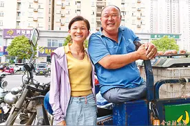 “无腿”老段自强不息笑对人生图片