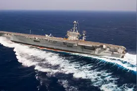 美国航母又出事！杜鲁门号航母一个急转弯，将F-18舰载机甩入大海图片