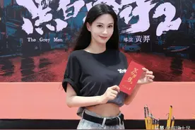 网络电影《黑白潜行2》正在热映 前香港三级女星衰老过快惹热议图片
