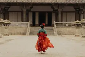 （完）王妹意图谋夺王位，却不知给我下蛊的少年已经是我裙下之臣图片