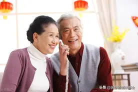 男性过了70岁以后，若还能保持着5个特征，说明身体比较健康！图片