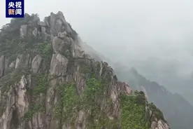 黄山主峰之一天都峰，恢复开放图片