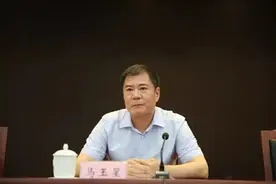 热衷打高尔夫球，搞权色交易！“内鬼”马玉星被决定逮捕！图片