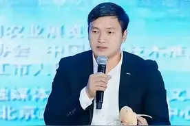 黄幼幼：卖白地瓜的村支书图片